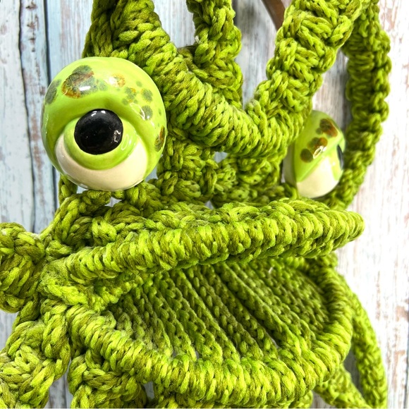 King Kroker the Frog Macrame Towel Holder Vintage 1977 Wall Hanging Boho - Picture 7 of 10